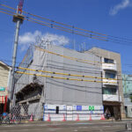 むにゃむにゃ通り商店街の新しいマンション「(仮称)五橋マンション計画新築工事」が組み上がってきていました・2026年9月